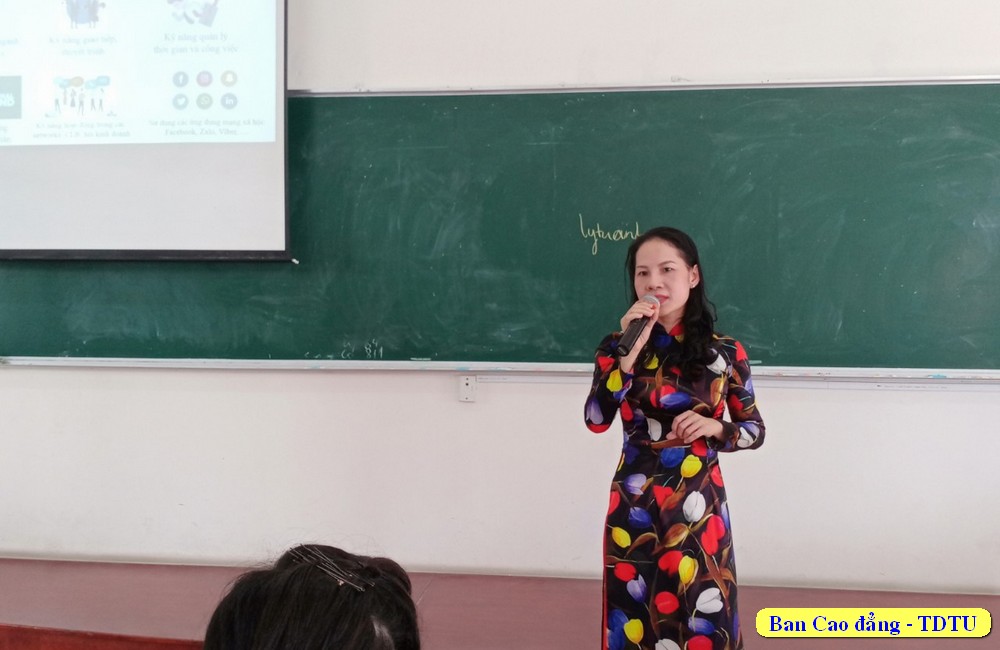 Bà Nguyễn Thị Thu Thủy, Giám đốc Công Ty TNHH Fujiwa Việt Nam, chia sẻ về định hướng nghề nghiệp trong dịch vụ logistics.