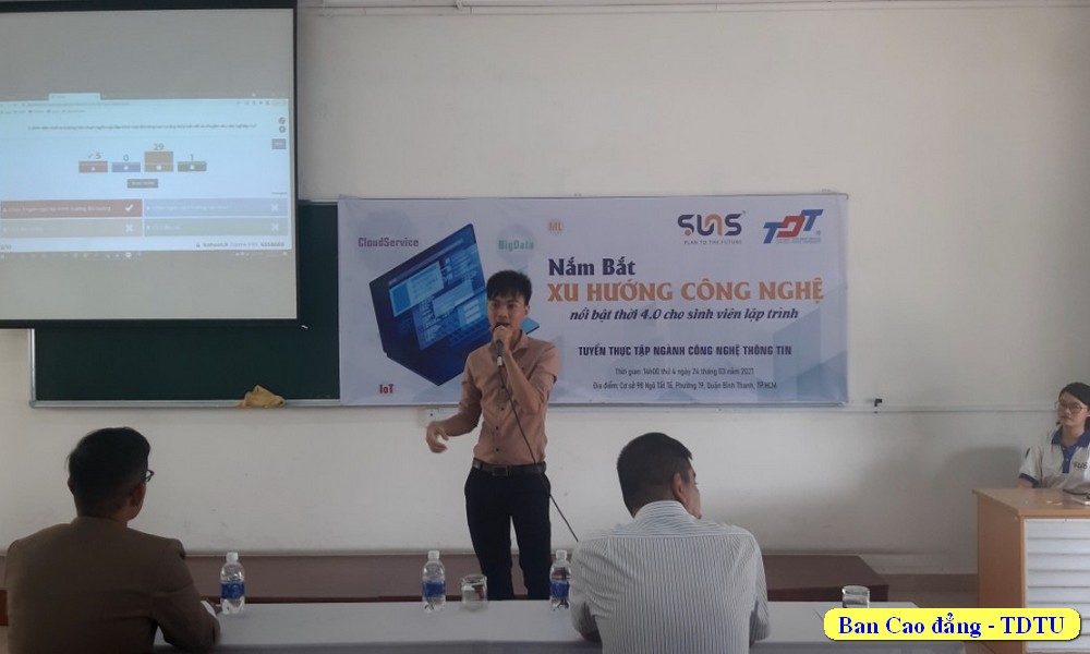Ông Phan Thanh Trí – CTO trình bày chuyên đề