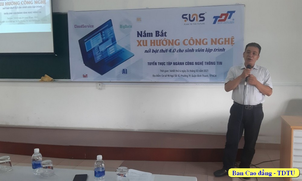 Thầy Nguyễn Việt Hùng phát biểu, định hướng hợp tác với SUNS trong lương lai
